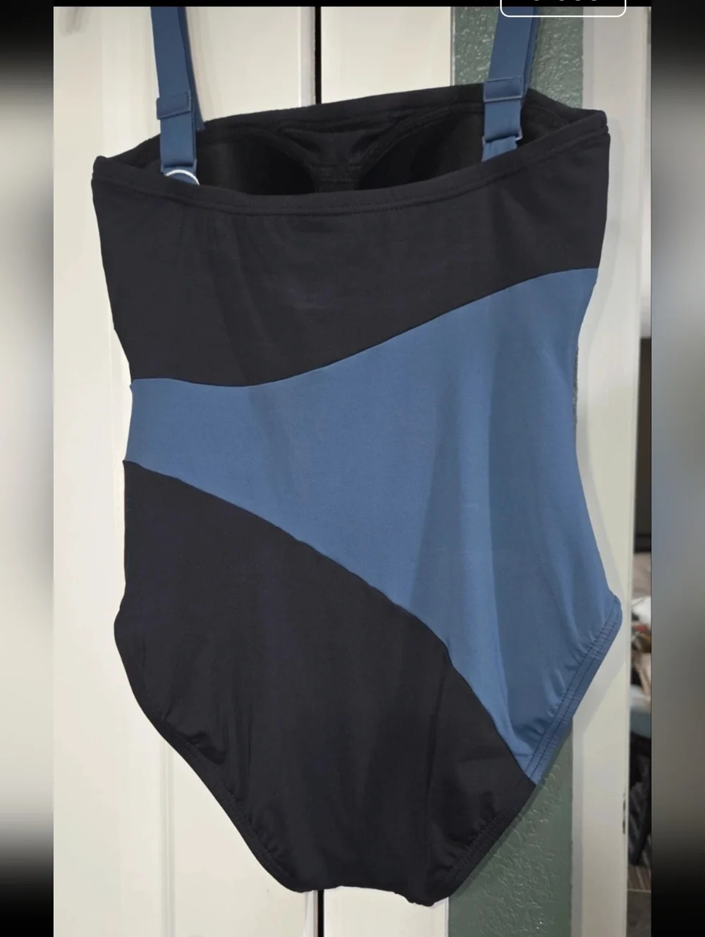 Coco Contours Black/Blue Colorblock One-Piece Bandeau Bra Sized Sized 8/32C - Picture 2 of 8